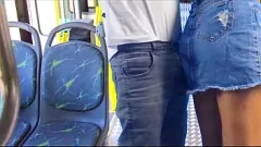 Redare Busty Coed devine autobuz dezosat la o ejaculatură!