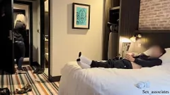 Jouer Public Dick Flash: catturato masturbandosi da una curiosa cameriera dell'hotel