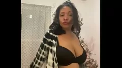 Oynat Noel arşivlerinden Anna Maria Latina: Olgun Cazibe ile Hakim Olan Seksi Latina MILF