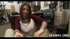 Afspelen Hot brunette geluk veld verwerven geneukt