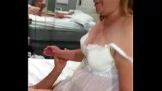 Oynat Mi esposa cogiendrug bir su eril hasta cansarse y riendo por su cogida