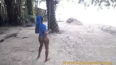 Abspielen Ebony Tree Missy sucht nach Unbekannten in den Btos, damit sie gefickt werden kann