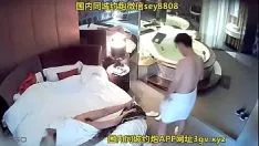 Reproducir 情趣酒店水滴摄像头偷拍健壮男和美女洗完鸳鸯浴激情啪啪对白清晰