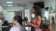 Reproducir Estilista derrota a les