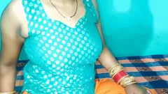 Abspielen Stiefbruder gibt Niharika Thakur in einer kompletten Muschifick-Session einen exotischen schwarzen Schwanz