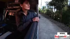 Redare Sesiune de suge sălbatică a micuței adolescenți thailandeze Cherry